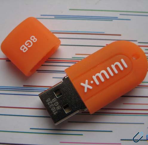 博帝8G X-MINI 果冻U盘 软硅胶材质